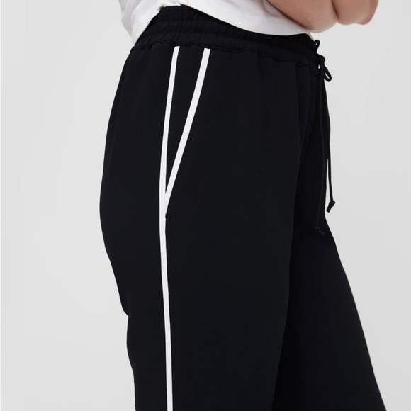 Aritzia Wilfred Buffon pant black - Picture 4 of 4